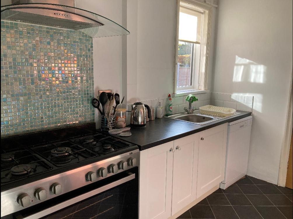 Large 5 Bed House In Scarborough Near The Beach, Large Garden & Hot Tub Exteriér fotografie