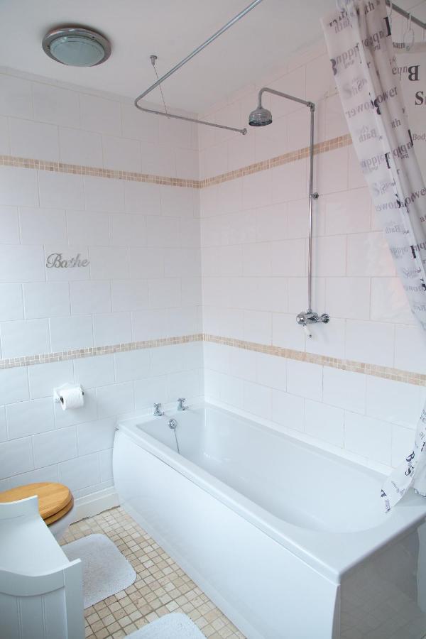 Large 5 Bed House In Scarborough Near The Beach, Large Garden & Hot Tub Exteriér fotografie