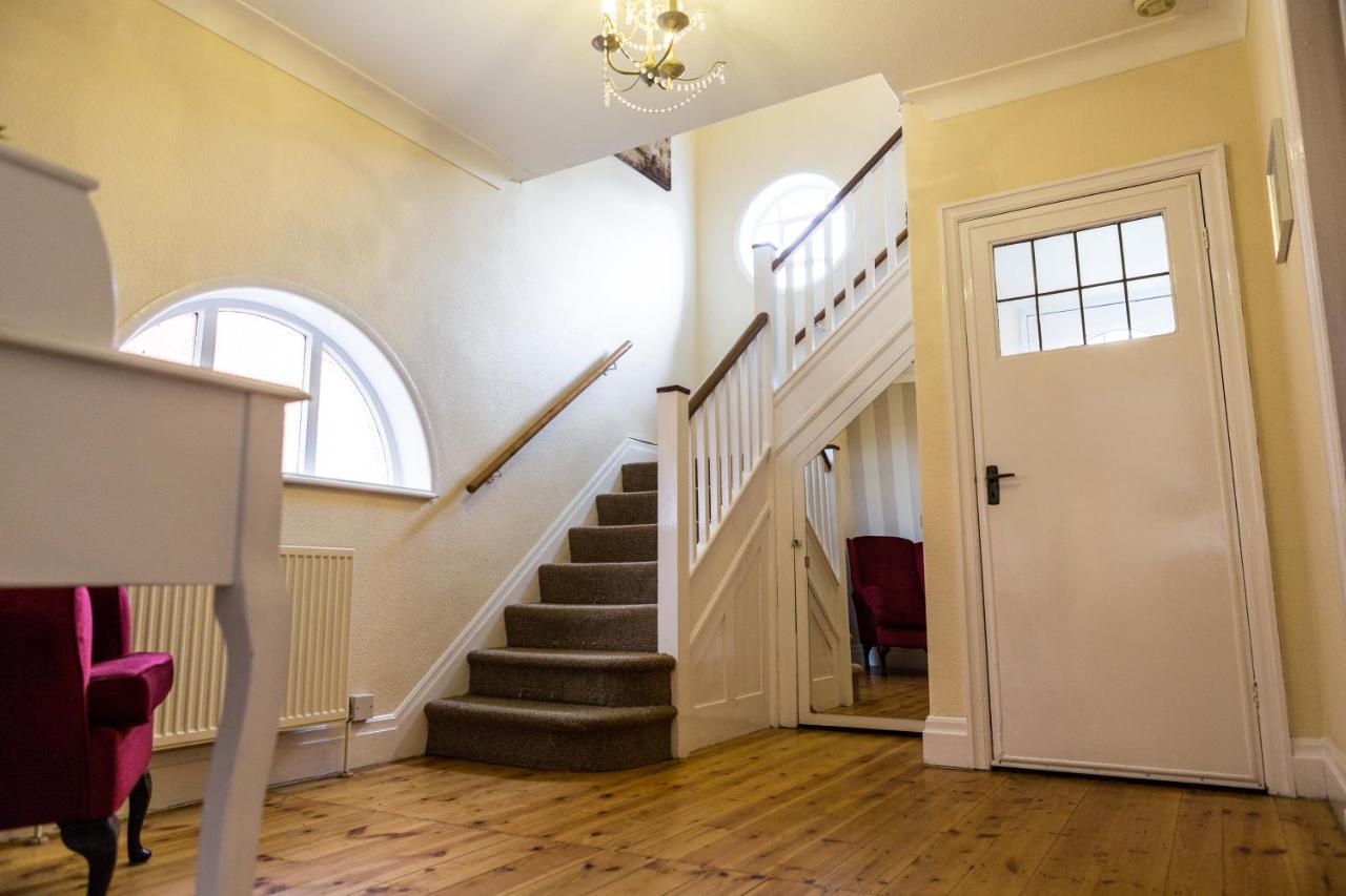 Large 5 Bed House In Scarborough Near The Beach, Large Garden & Hot Tub Exteriér fotografie