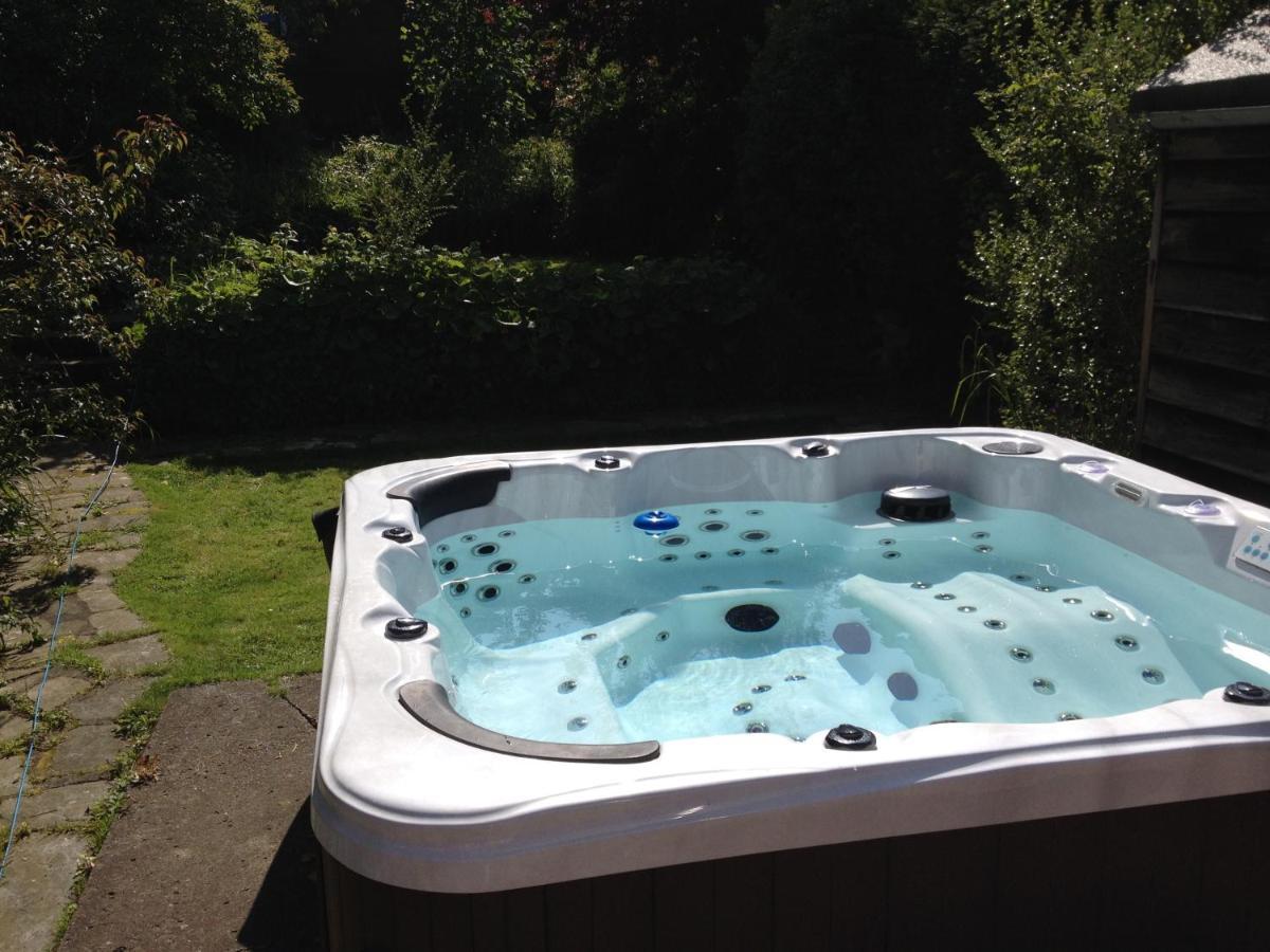 Large 5 Bed House In Scarborough Near The Beach, Large Garden & Hot Tub Exteriér fotografie
