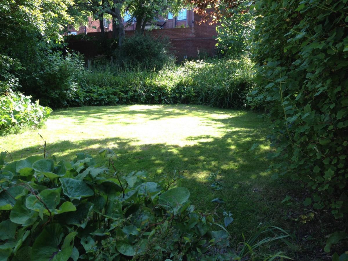 Large 5 Bed House In Scarborough Near The Beach, Large Garden & Hot Tub Exteriér fotografie