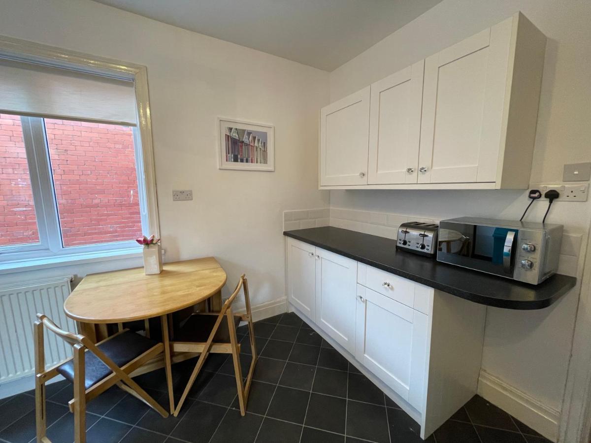 Large 5 Bed House In Scarborough Near The Beach, Large Garden & Hot Tub Exteriér fotografie