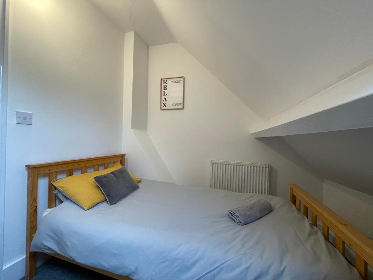 Large 5 Bed House In Scarborough Near The Beach, Large Garden & Hot Tub Exteriér fotografie
