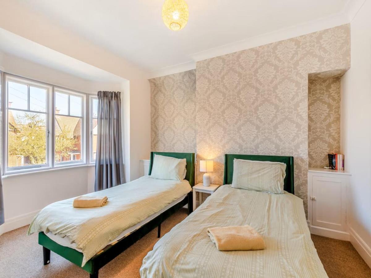 Large 5 Bed House In Scarborough Near The Beach, Large Garden & Hot Tub Exteriér fotografie
