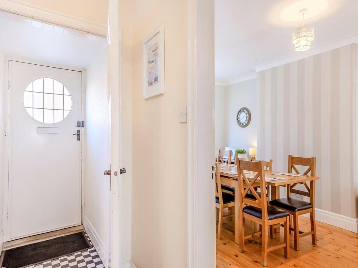 Large 5 Bed House In Scarborough Near The Beach, Large Garden & Hot Tub Exteriér fotografie
